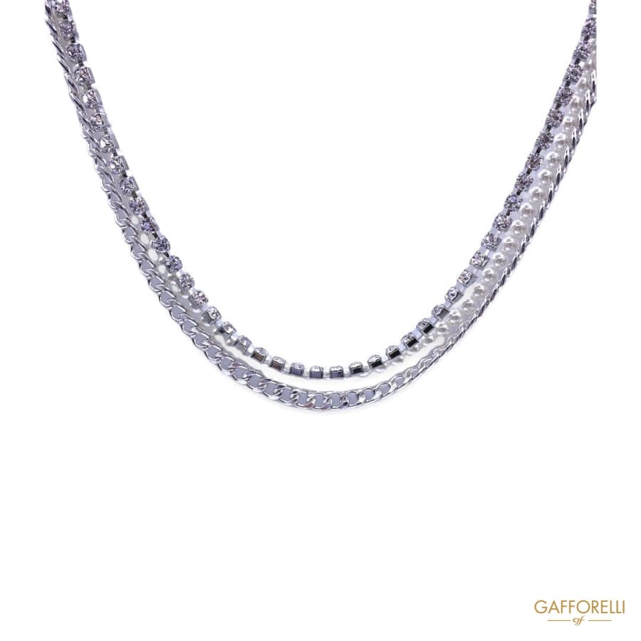 Necklace with Three Details: Pearls Rhinestones and Choker