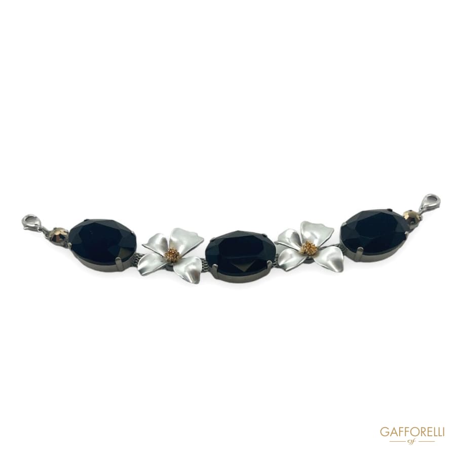 Neckline with Metal Flowers and Stones - Art. A531