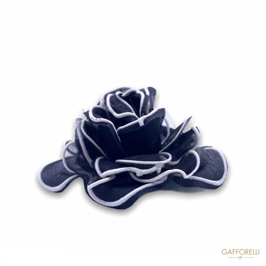 Brooch In The Shape Of a Black And White Rose H283 -