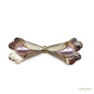 Elegant Gold Hook In The Shape Of a Flower With Central Pink