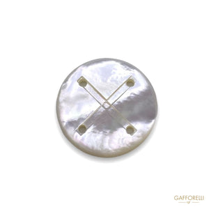 Four-hole White Mother-of-pearl Background 901 - Gafforelli